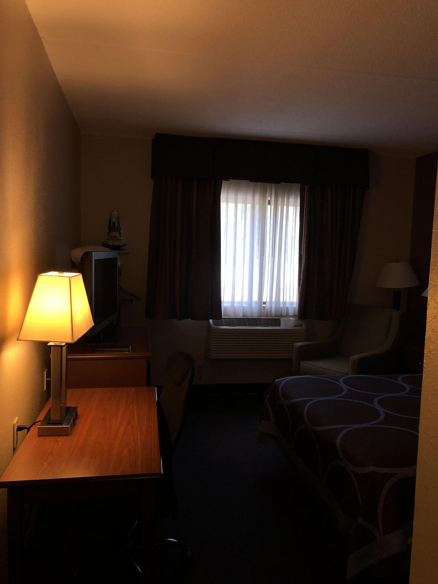 Super 8 By Wyndham Manchester Airport Exteriör bild